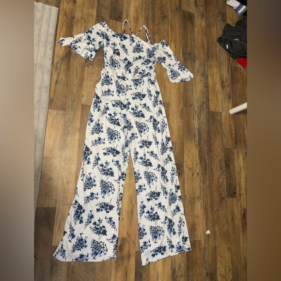 Venus Floral Off-Shoulder Jumpsuit - Picture 4 of 14